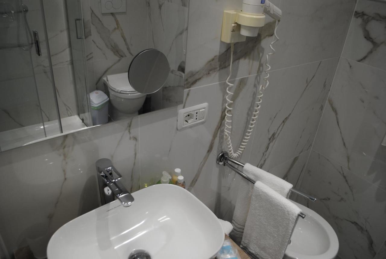 B&B Palazzo Sant'Alfano 卡塔尼亚 外观 照片